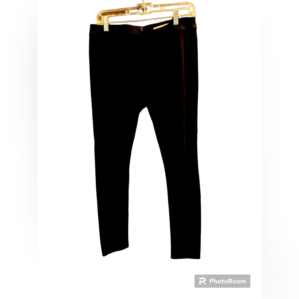 Luxurious black leggings with back zipper; black comfort material; size L
